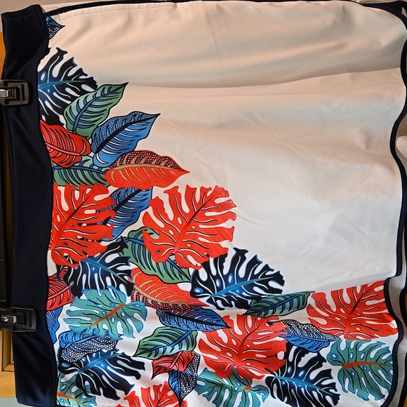 Greg Norman Tropical Leaf Print Golf Skirt - Picture 6 of 8